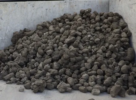 汚泥焼却灰リサイクルフロー ⑥汚泥の成型品（1〜2日養生）