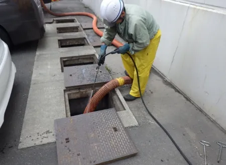 油水分離槽清掃 B現場 作業風景